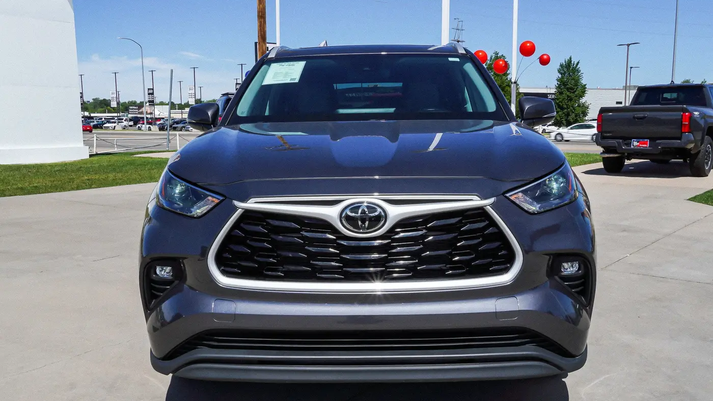 2025 Toyota Highlander Hybrid XLE