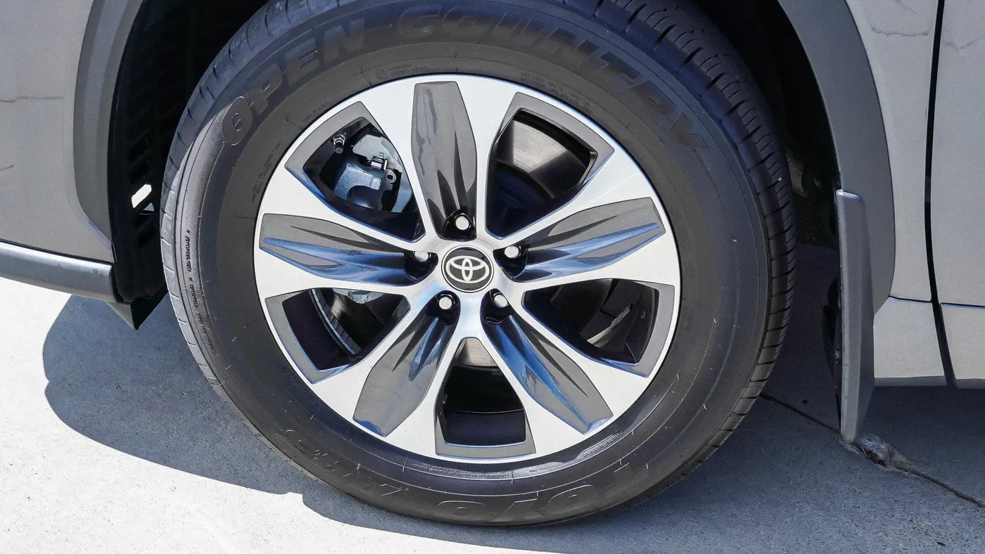 2025 Toyota Highlander Hybrid XLE