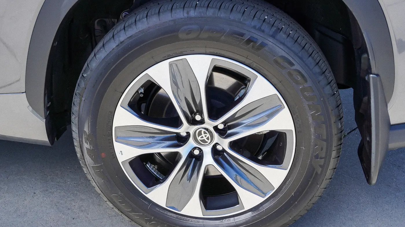 2025 Toyota Highlander Hybrid XLE