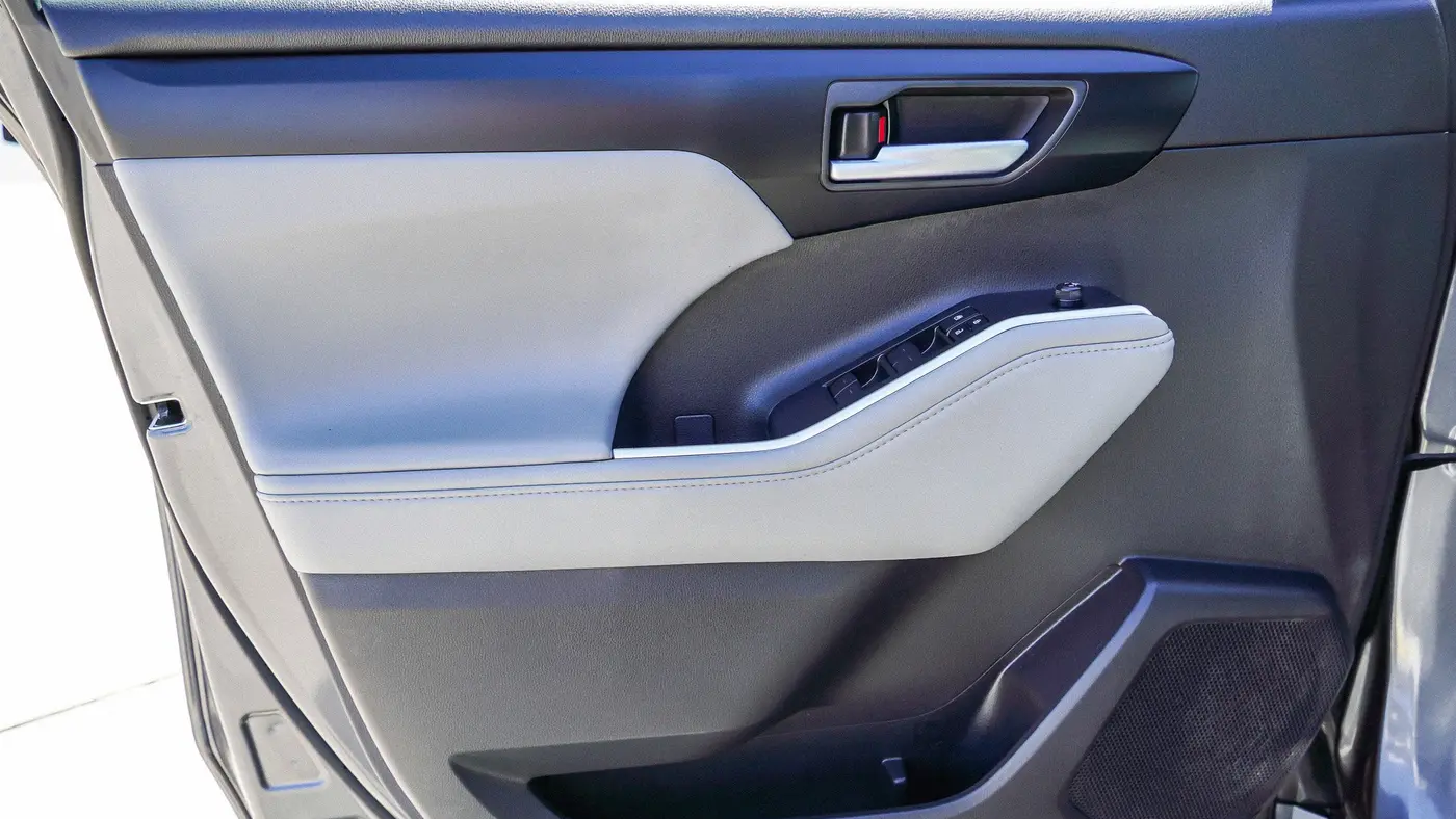 2025 Toyota Highlander Hybrid XLE
