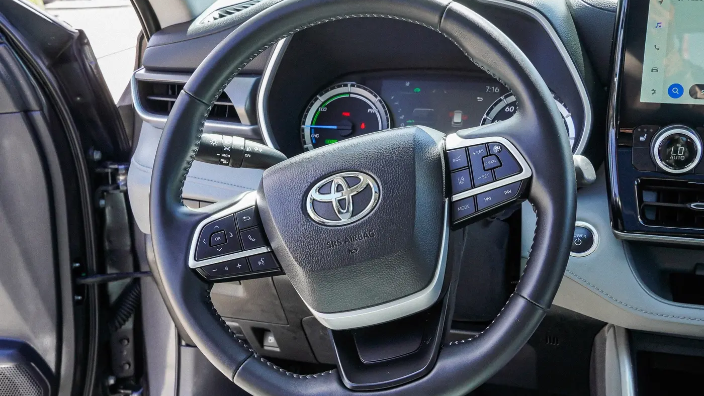 2025 Toyota Highlander Hybrid XLE