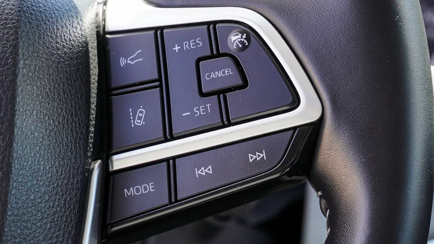 2025 Toyota Highlander Hybrid XLE