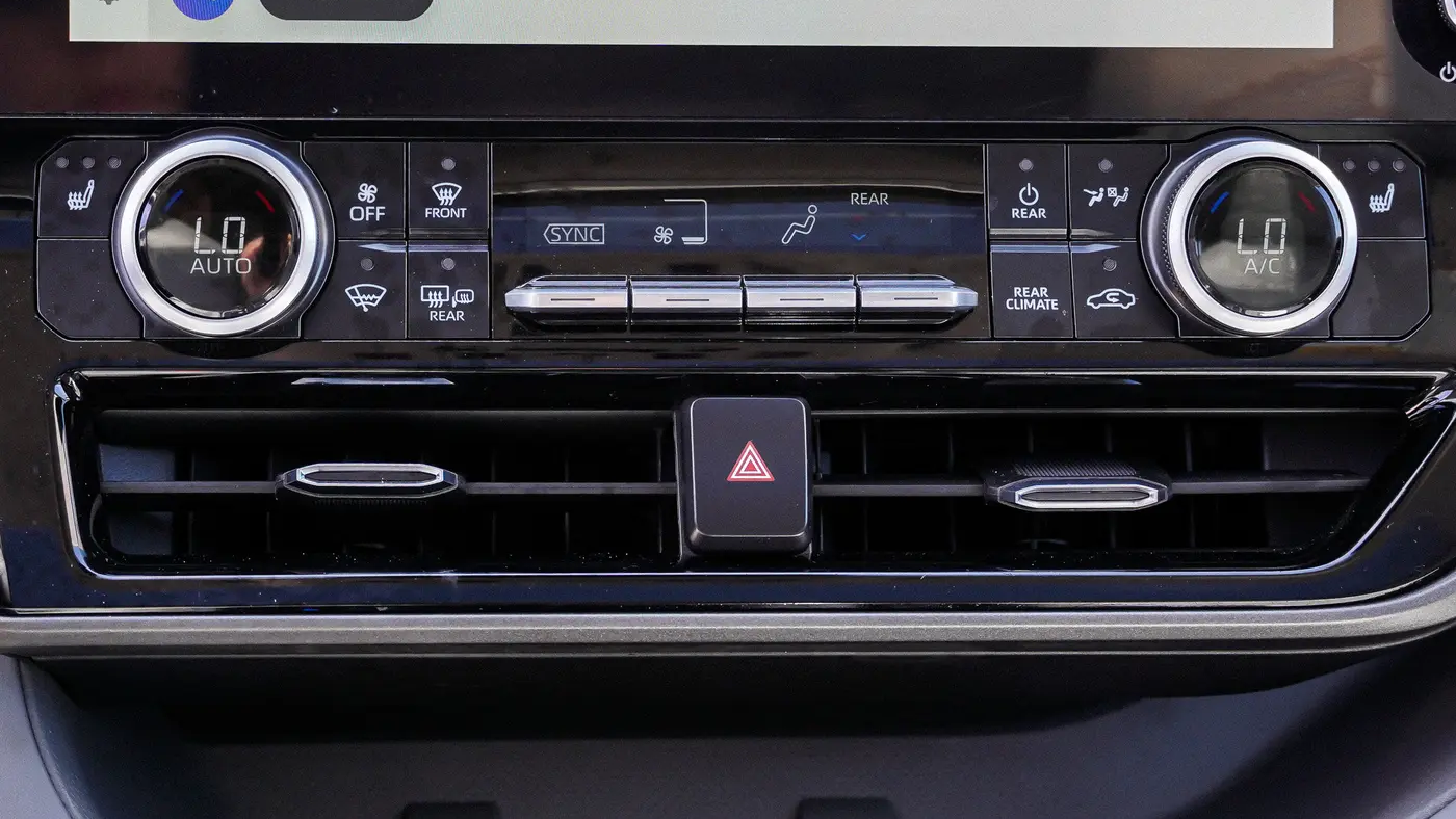 2025 Toyota Highlander Hybrid XLE