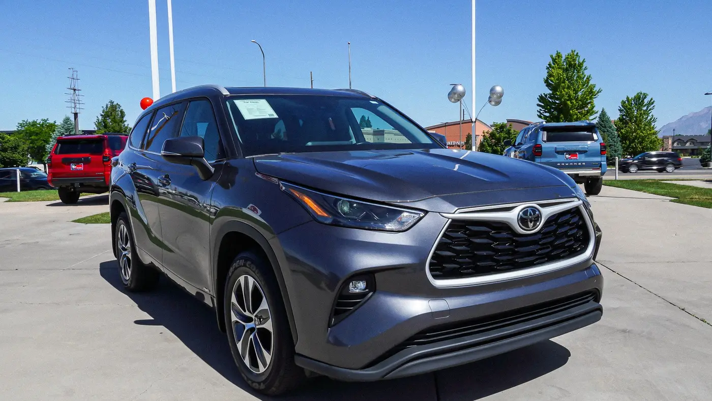 2025 Toyota Highlander Hybrid XLE
