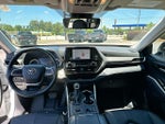 2025 Highlander Hybrid Thumbnail 3