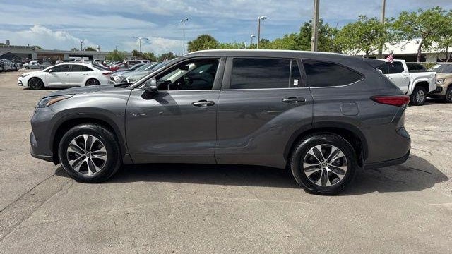 2023 Toyota Highlander LE