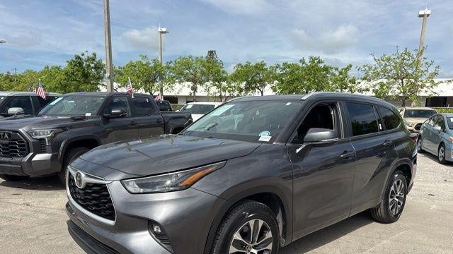 2023 Toyota Highlander LE