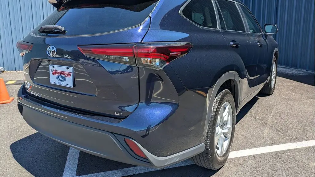 2025 Toyota Highlander LE