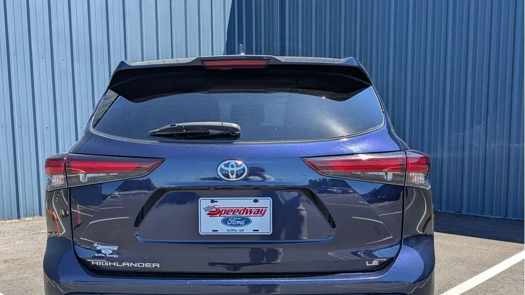 2025 Toyota Highlander LE