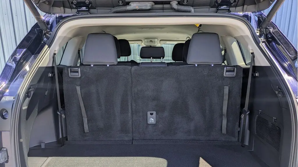 2025 Toyota Highlander LE