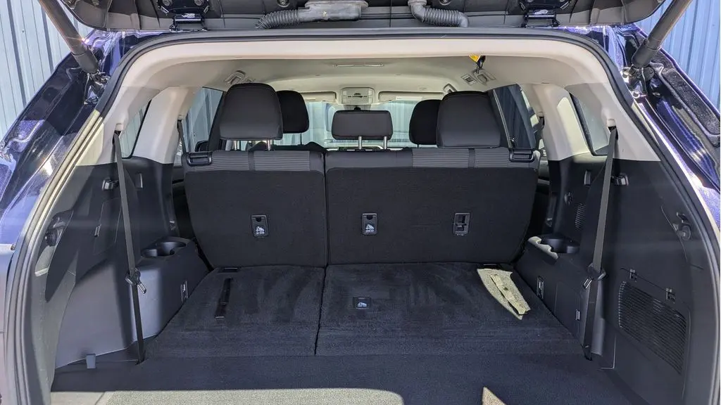 2025 Toyota Highlander LE