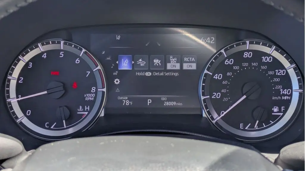 2025 Toyota Highlander LE