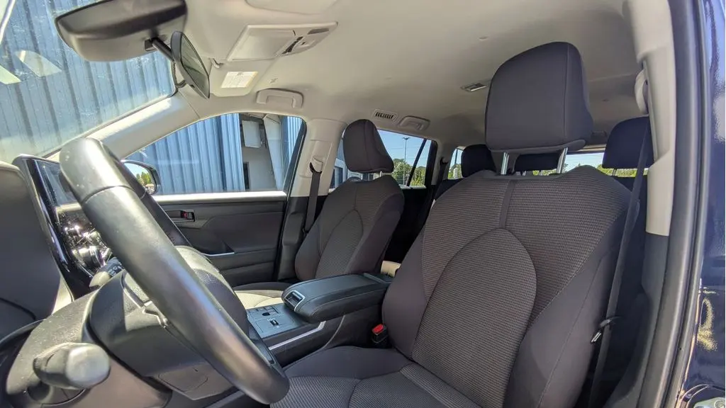 2025 Toyota Highlander LE