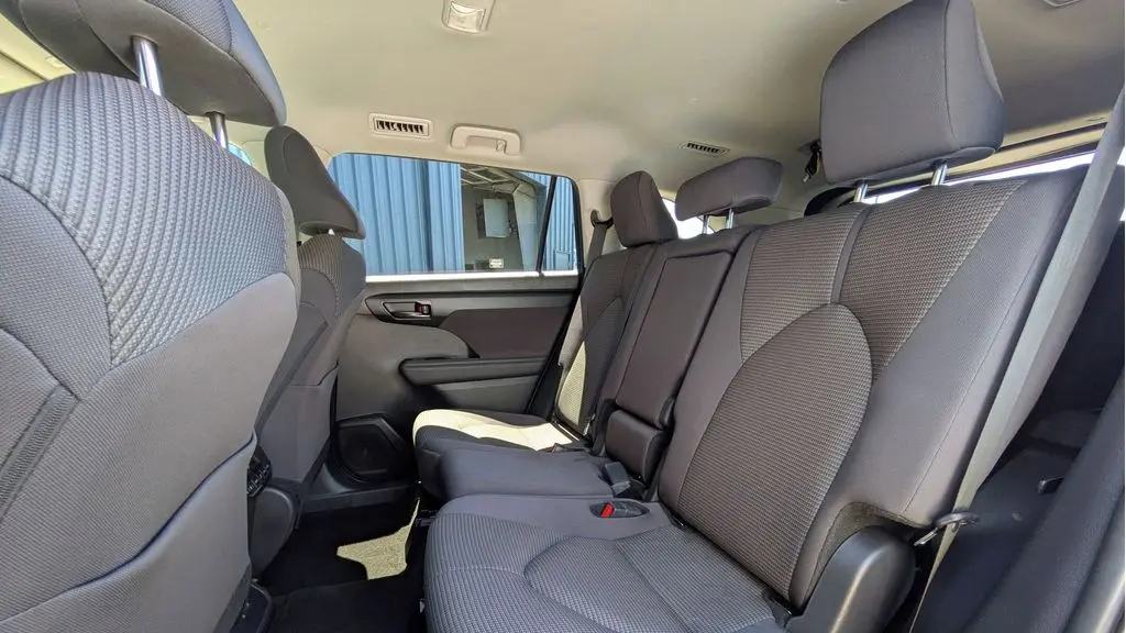 2025 Toyota Highlander LE