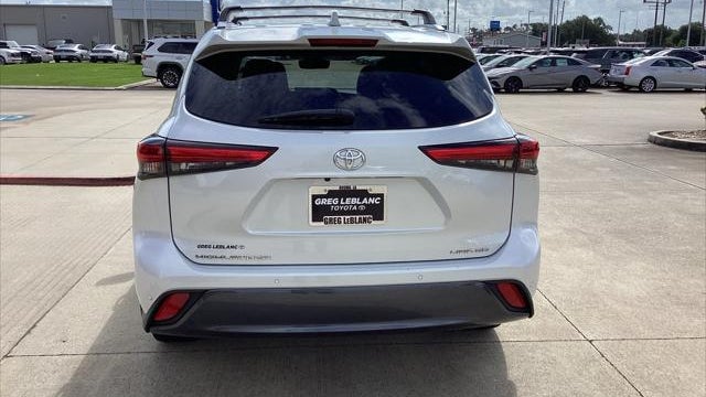 2023 Toyota Highlander LE