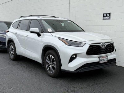 Photo of a 2024 Toyota Highlander LE 4DR SUV for sale