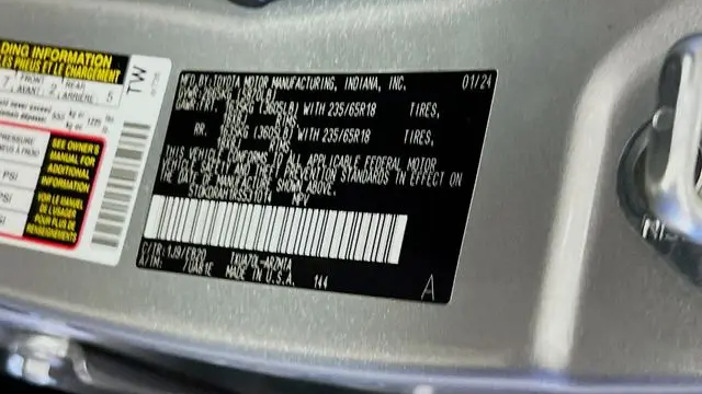 2024 Toyota Highlander LE