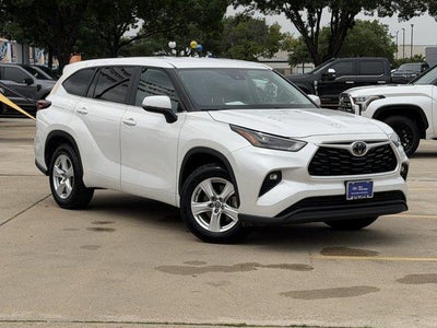 2025 Toyota Highlander LE 4DR SUV