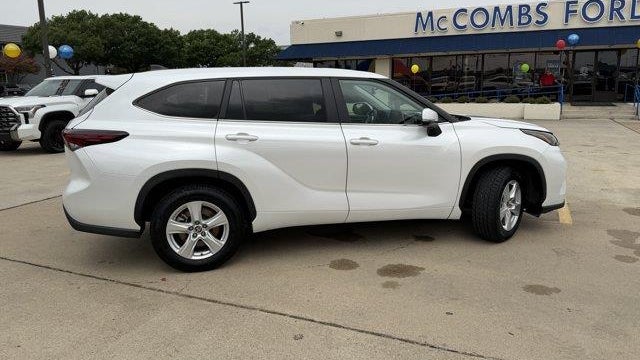 2025 Toyota Highlander LE
