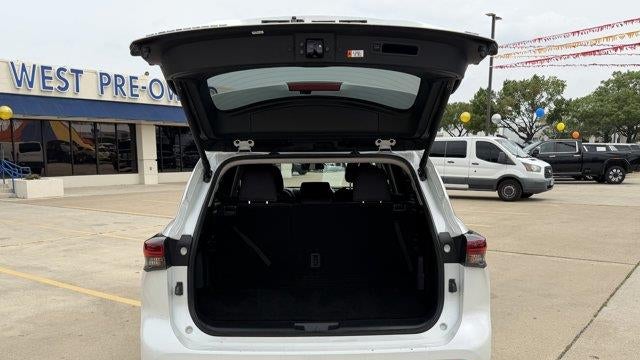 2025 Toyota Highlander LE