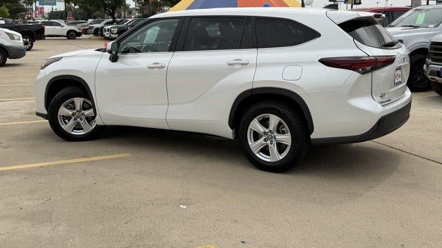 2025 Toyota Highlander LE