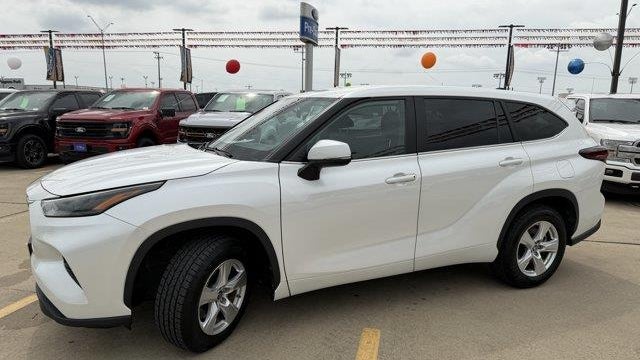 2025 Toyota Highlander LE