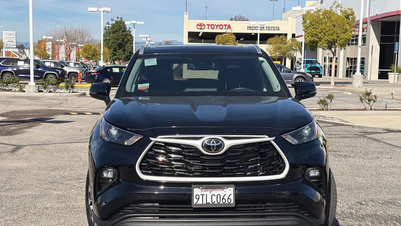 2025 Toyota Highlander LE