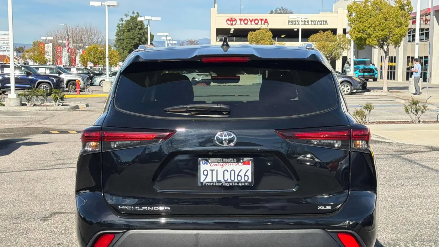 2025 Toyota Highlander LE