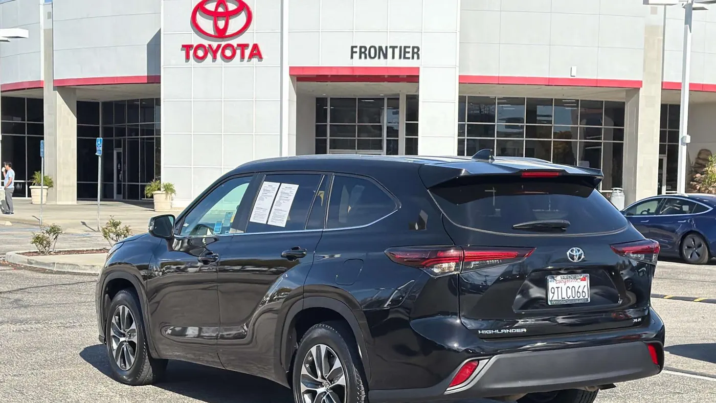 2025 Toyota Highlander LE