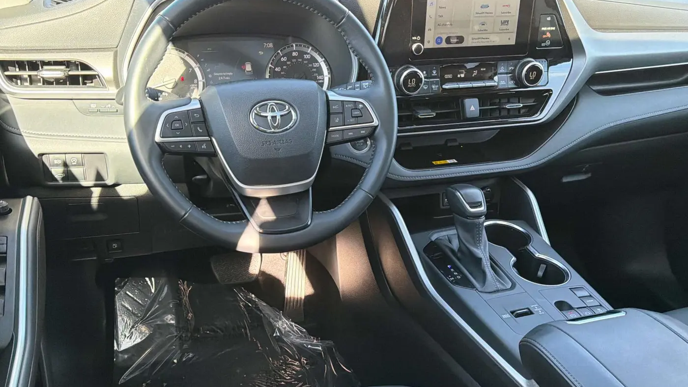 2025 Toyota Highlander LE