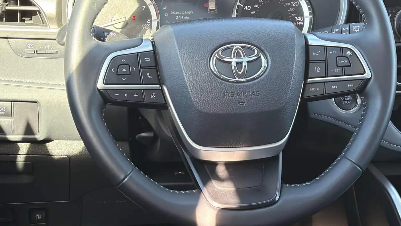 2025 Toyota Highlander LE