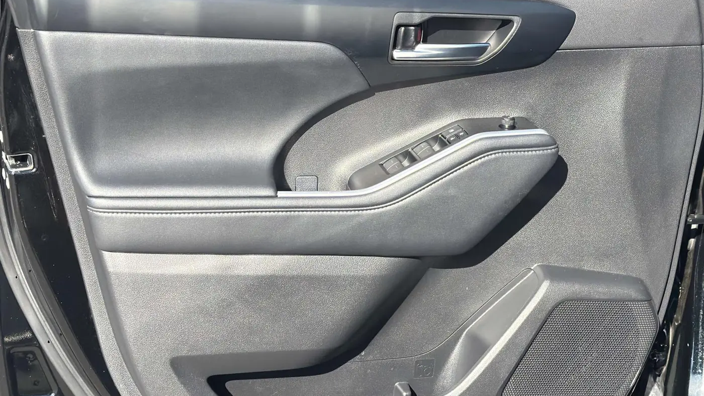 2025 Toyota Highlander LE