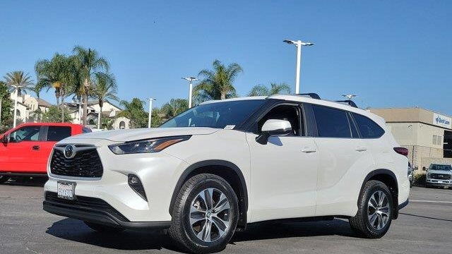 2023 Toyota Highlander LE