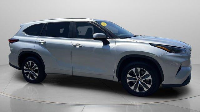 Preowned 2023 Toyota Highlander XLE for Sale