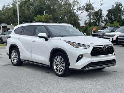 Photo of a 2024 Toyota Highlander Platinum 4DR SUV for sale