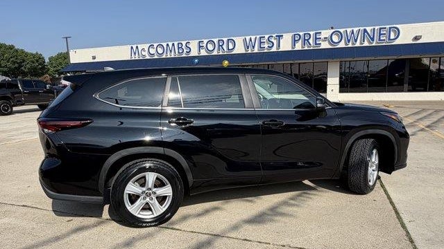 2025 Toyota Highlander LE