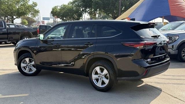 2025 Toyota Highlander LE