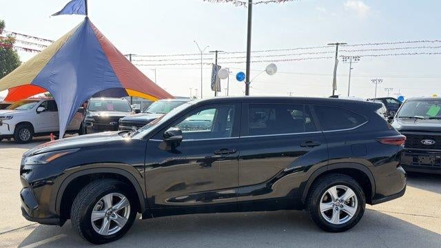 2025 Toyota Highlander LE