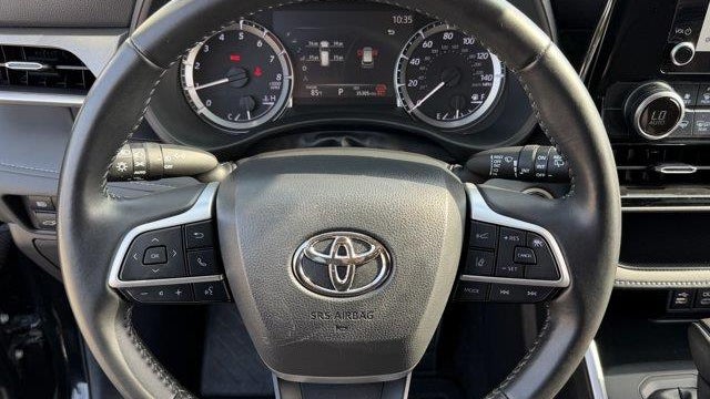 2025 Toyota Highlander LE