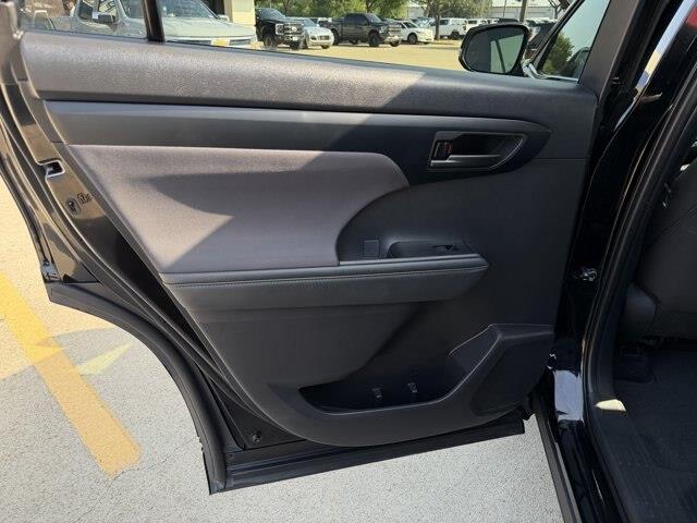 2025 Toyota Highlander - $37,589
