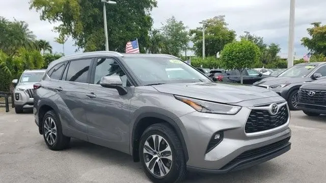 2025 Toyota Highlander XLE