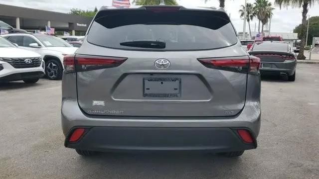 2025 Toyota Highlander XLE