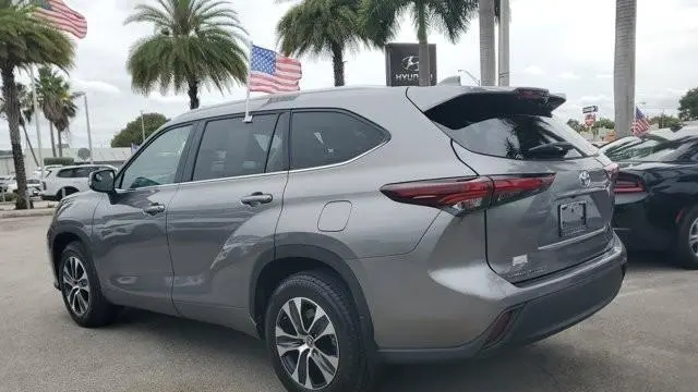 2025 Toyota Highlander XLE