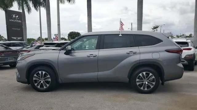 2025 Toyota Highlander XLE