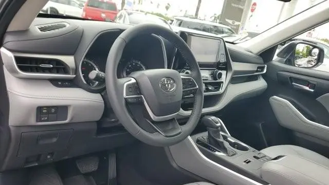 2025 Toyota Highlander XLE