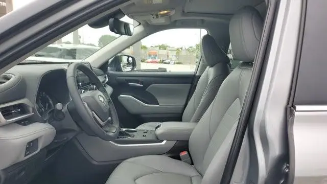2025 Toyota Highlander XLE