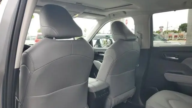 2025 Toyota Highlander XLE