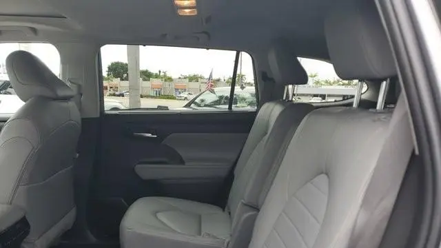2025 Toyota Highlander XLE