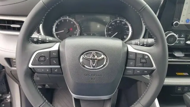 2025 Toyota Highlander XLE