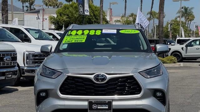 2025 Toyota Highlander LE